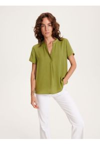 Reserved - Gładka bluzka - zielony. Kolor: zielony. Materiał: tkanina. Wzór: gładki #1