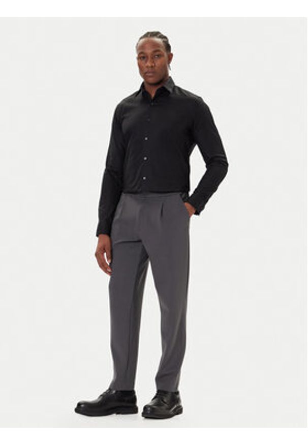 Calvin Klein Koszula LV019EU053 Czarny Slim Fit. Kolor: czarny. Materiał: bawełna