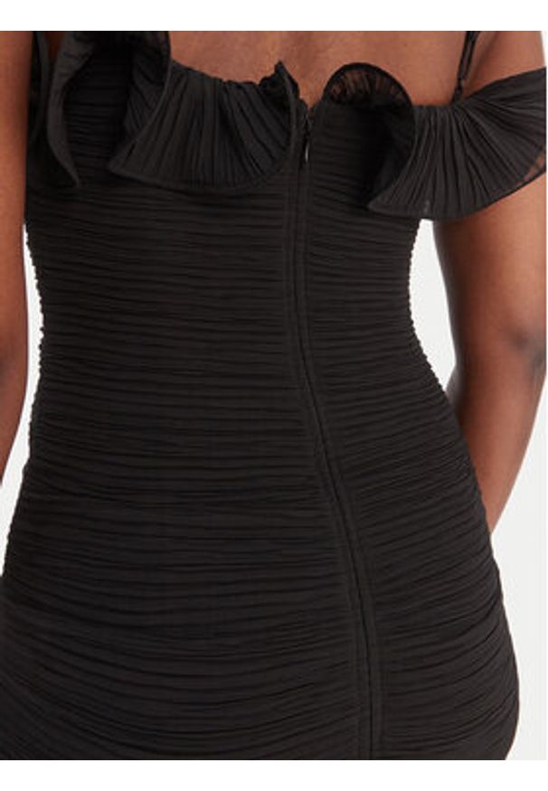 Guess Sukienka koktajlowa W6RK80 WI342 Czarny Classic Fit. Kolor: czarny. Materiał: syntetyk. Styl: wizytowy