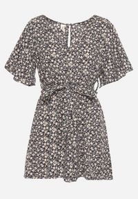 Renee - Czarno-Beżowy Taliowany Kombinezon z Materiałowym Paskiem i Gumką w Pasie Wykończony Guzikiem z Tyłu Penilla. Okazja: na spotkanie biznesowe. Kolor: czarny. Materiał: materiał. Wzór: aplikacja. Styl: klasyczny, biznesowy #3