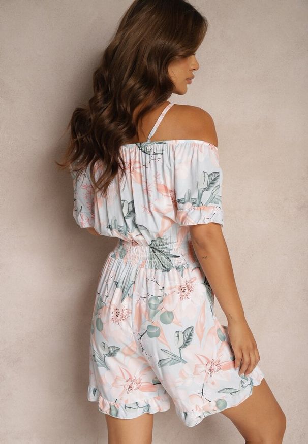 Renee - Jasnoniebieski Kombinezon Julen. Okazja: na co dzień. Kolor: niebieski. Długość rękawa: na ramiączkach. Długość: krótkie. Wzór: aplikacja, kwiaty. Sezon: lato. Styl: casual