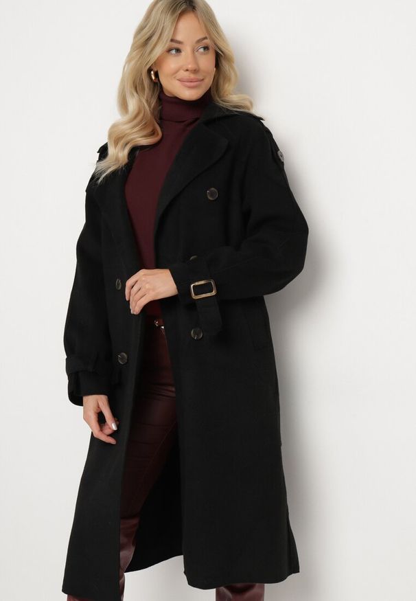 Born2be - Czarny Płaszcz Trencz o Klasycznym Dwurzędowym Kroju z Paskiem Edrisella. Okazja: na spacer, na co dzień. Kolor: czarny. Materiał: tkanina, jeans. Styl: klasyczny