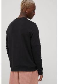 Reebok bluza HB5947 męska kolor czarny z aplikacją. Okazja: na co dzień. Kolor: czarny. Materiał: poliester, materiał. Wzór: aplikacja. Styl: casual #2