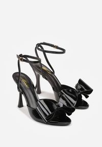 Renee - Czarne Lakierowane Sandały z Kokardkami Orimoni. Okazja: na randkę, na imprezę. Zapięcie: sprzączka. Kolor: czarny. Materiał: lakier. Obcas: na obcasie. Styl: klasyczny, elegancki. Wysokość obcasa: średni #6
