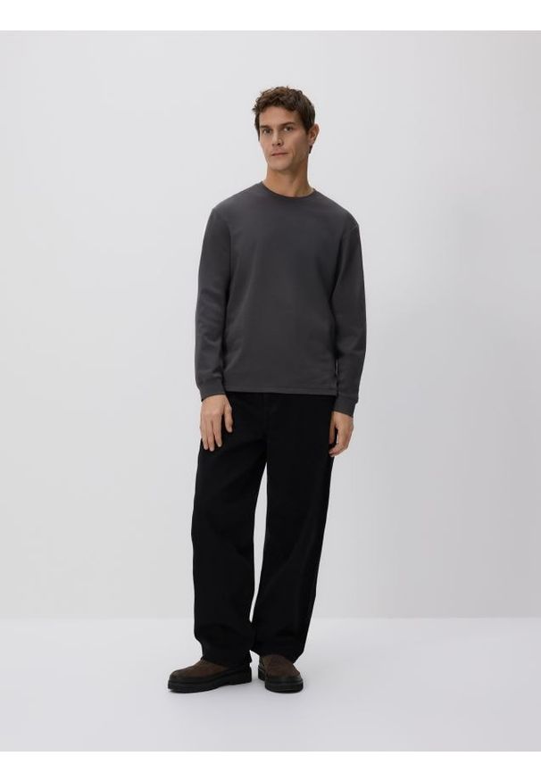 Reserved - Longsleeve z bawełną - ciemnoszary. Kolor: szary. Materiał: bawełna. Długość rękawa: długi rękaw. Wzór: gładki