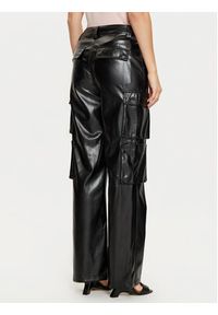 Guess Spodnie z imitacji skóry Kori W4YB11 WF8Q0 Czarny Relaxed Fit. Kolor: czarny. Materiał: skóra #2