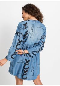 Sukienka dżinsowa z napisem, TENCEL™ Lyocell bonprix niebieski denim z nadrukiem. Kolor: niebieski. Materiał: lyocell, denim. Wzór: napisy, nadruk #5