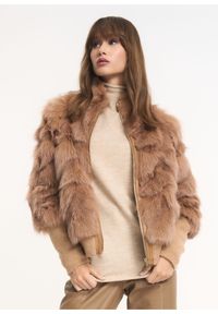Ochnik - Futro damskie ze ściągaczami w rękawach. Okazja: na co dzień. Typ kołnierza: bez kaptura. Kolor: brązowy. Materiał: futro. Styl: sportowy, casual #1