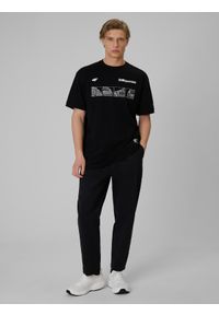 4f - 4F T-shirt loose z nadrukiem uniseks 4F x Drift Masters - czarny M. Okazja: na co dzień. Kolor: czarny. Materiał: bawełna, dzianina. Wzór: nadruk. Styl: street, casual, sportowy, klasyczny #2