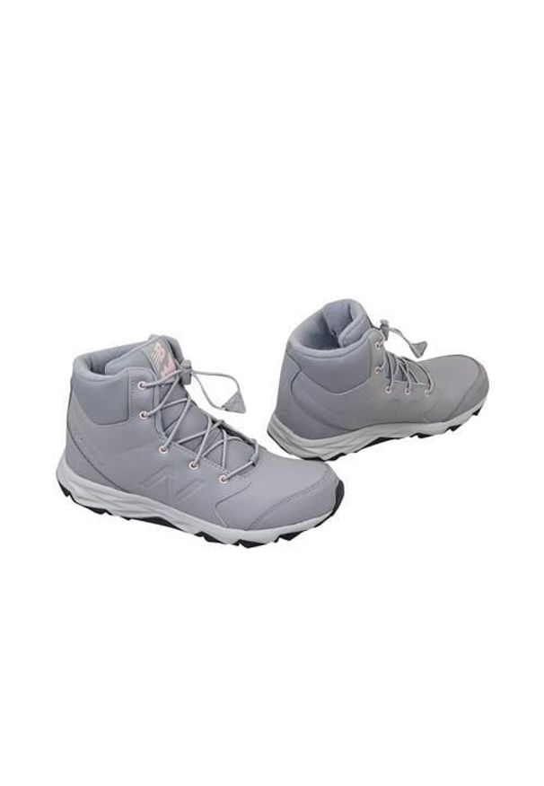 Buty trekkingowe dla dzieci New Balance 800. Wysokość cholewki: za kostkę. Zapięcie: sznurówki. Kolor: wielokolorowy, szary. Materiał: materiał, syntetyk. Szerokość cholewki: normalna