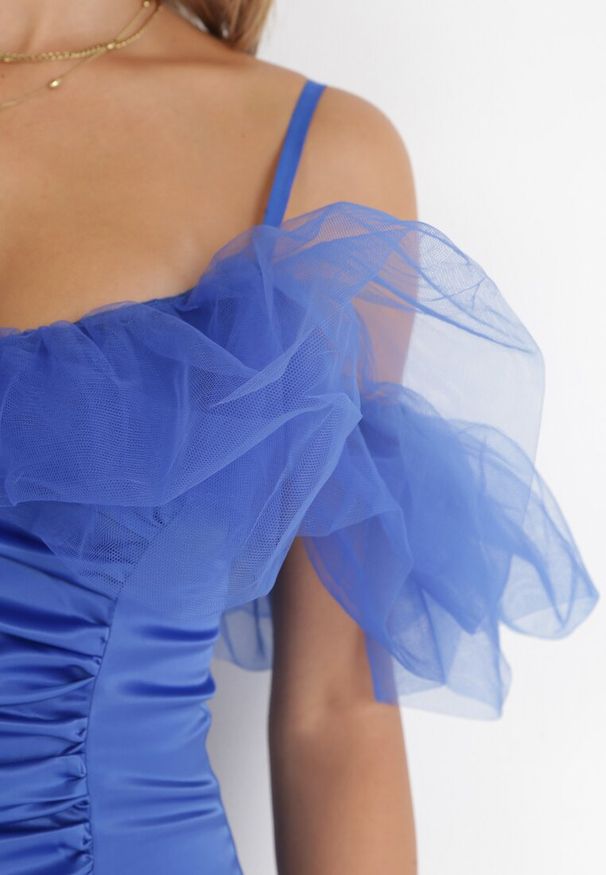 Born2be - Granatowa Sukienka Mini na Cienkich Ramiączkach z Falbankami Ghomia. Typ kołnierza: kołnierz z falbankami. Kolor: niebieski. Materiał: materiał. Długość rękawa: na ramiączkach. Długość: mini