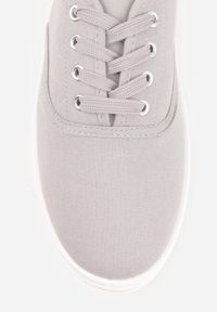 Born2be - Szare Tenisówki na Płaskiej Podeszwie ze Sznurowaniem i Okrągłym Noskiem Ezoma. Wysokość cholewki: przed kostkę. Nosek buta: okrągły. Kolor: szary. Wzór: kropki. Obcas: na płaskiej podeszwie #7