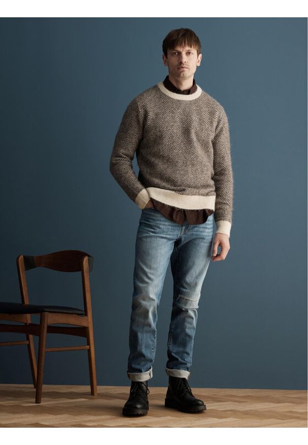 Selected Homme Sweter 16086699 Brązowy Regular Fit. Kolor: brązowy. Materiał: syntetyk