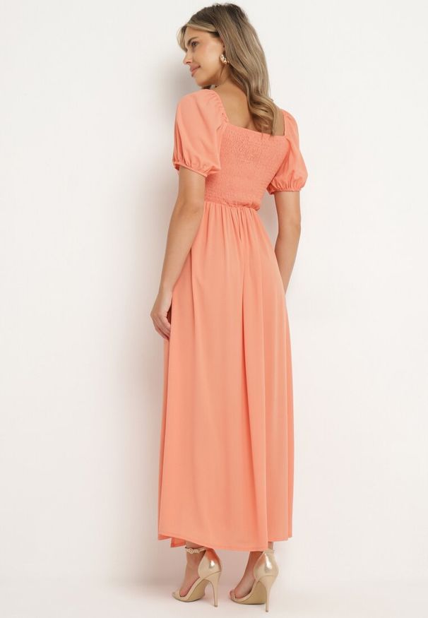 Born2be - Pomarańczowa Koktajlowa Sukienka Typu Hiszpanka z Rozcięciem Vikita. Typ kołnierza: dekolt hiszpanka. Kolor: pomarańczowy. Długość rękawa: krótki rękaw. Styl: wizytowy