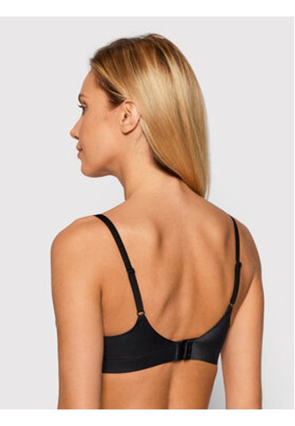Calvin Klein Underwear Biustonosz push-up Liquid Touch 000QF4083E Czarny. Kolor: czarny. Materiał: syntetyk. Rodzaj stanika: push-up