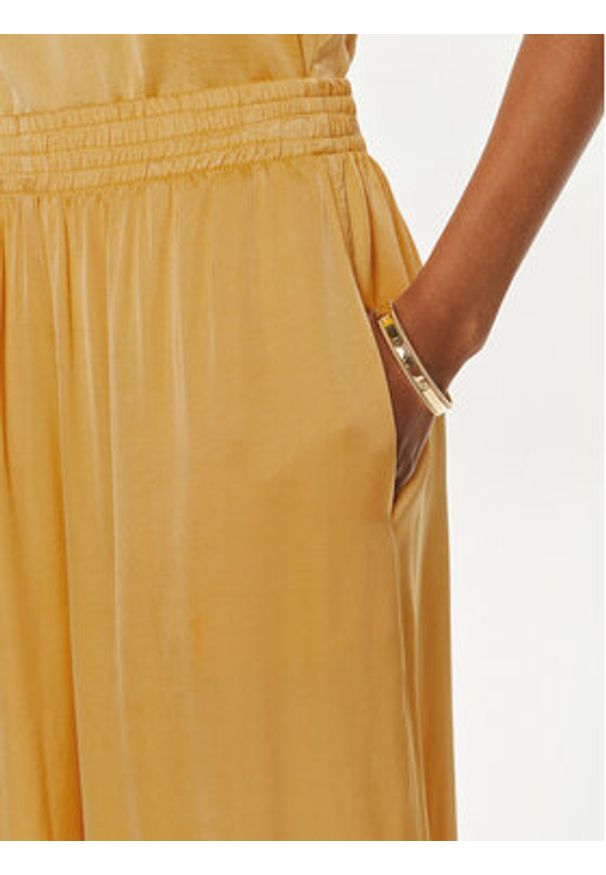 ViCOLO Spodnie palazzo TB0034 Żółty Relaxed Fit. Kolor: żółty. Materiał: wiskoza