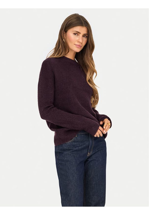 only - ONLY Sweter Camilla 15277080 Fioletowy Regular Fit. Kolor: fioletowy. Materiał: syntetyk