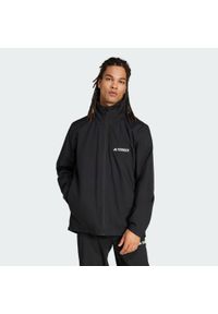 Adidas - Kurtka Multi Essentials 2L Rain. Kolor: czarny. Technologia: ClimaProof (Adidas)