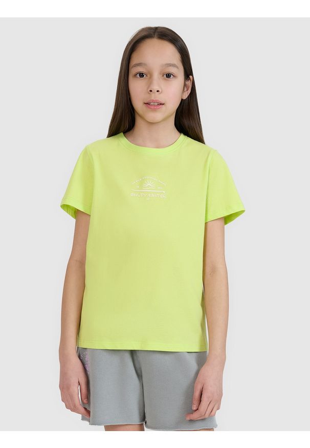 4f - 4F T-shirt regular z nadrukiem dziewczęcy - zielony 140 (9-10 lat). Okazja: na plażę, na co dzień. Kolor: zielony. Materiał: bawełna, materiał, jersey. Długość rękawa: krótki rękaw. Długość: krótkie. Wzór: nadruk. Sezon: lato. Styl: klasyczny, sportowy, casual