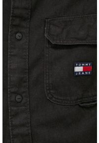 Tommy Jeans Koszula jeansowa męska kolor czarny regular z kołnierzykiem klasycznym. Okazja: na co dzień. Typ kołnierza: kołnierzyk klasyczny. Kolor: czarny. Materiał: tkanina, bawełna, materiał. Długość rękawa: długi rękaw. Długość: długie. Wzór: gładki, aplikacja. Styl: klasyczny #5