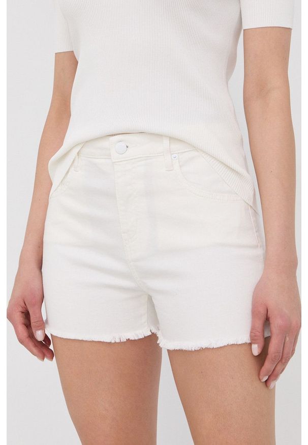 Love Moschino szorty jeansowe damskie kolor biały gładkie high waist. Stan: podwyższony. Kolor: biały. Materiał: jeans. Wzór: gładki