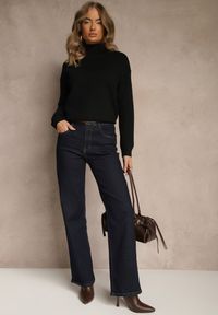 Renee - Czarny Gładki Golf Casual Raliana. Okazja: na co dzień. Typ kołnierza: golf. Kolor: czarny. Materiał: skóra, jeans. Długość rękawa: długi rękaw. Długość: długie. Wzór: gładki. Styl: casual #4