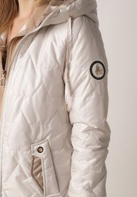 Born2be - Jasnoszara Pikowana Kurtka Przejściowa z Kapturem i Bocznymi Suwakami Mado. Okazja: na co dzień. Typ kołnierza: kaptur. Kolor: szary. Materiał: poliester, jeans. Styl: casual, klasyczny #3