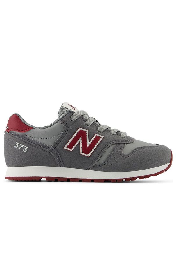 Buty New Balance YC373VM2 - szare. Okazja: na uczelnię, na co dzień. Kolor: szary. Materiał: guma, syntetyk, materiał. Szerokość cholewki: normalna. Model: New Balance 373