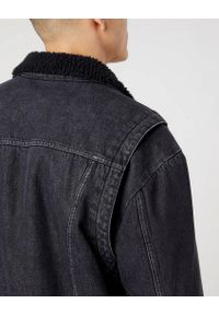 Wrangler - WRANGLER ANTI FIT SHERPA MĘSKA KURTKA JEANSOWA ONE CHANCE W4727029P. Materiał: jeans