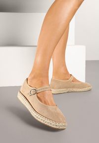 Born2be - Ciemnobeżowe Espadryle z Imitacji Zamszu z Zapięciem na Sprzączkę Zeonia. Okazja: na co dzień. Zapięcie: sprzączka. Kolor: beżowy. Materiał: zamsz. Obcas: na płaskiej podeszwie. Styl: casual, elegancki