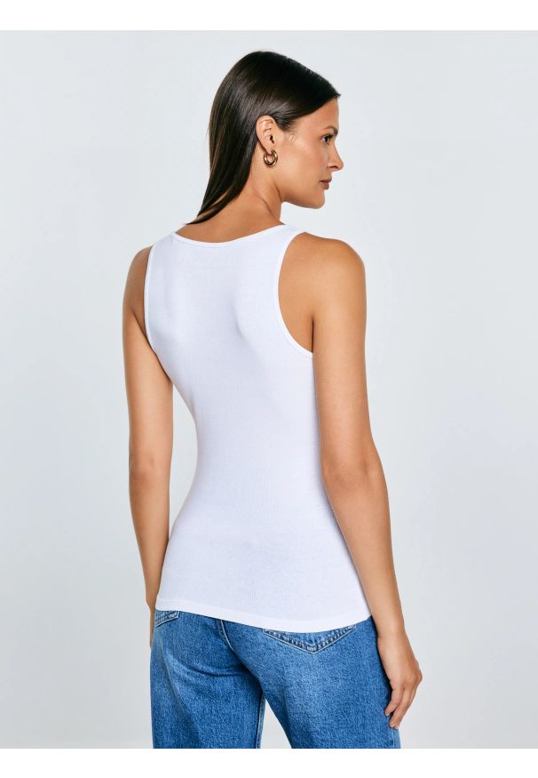 Big-Star - Koszulka damska na ramiączkach biała Alena 101. Kolor: biały. Materiał: skóra, bawełna, elastan. Długość rękawa: na ramiączkach. Styl: sportowy