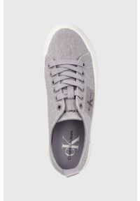 Calvin Klein Jeans tenisówki BOLD VULC FLATF LACE damskie kolor fioletowy YW0YW01039. Nosek buta: okrągły. Zapięcie: sznurówki. Kolor: fioletowy. Obcas: na platformie. Styl: klasyczny #5