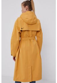 Nike Sportswear Kurtka damska kolor żółty przejściowa oversize. Kolor: żółty. Materiał: tkanina, włókno, materiał. Wzór: gładki #8