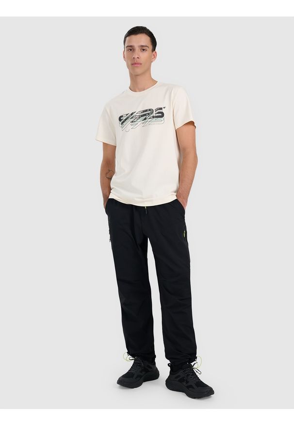 4f - 4F Spodnie casual męskie - czarne S. Okazja: na co dzień. Kolor: czarny. Materiał: syntetyk, materiał, tkanina. Styl: casual