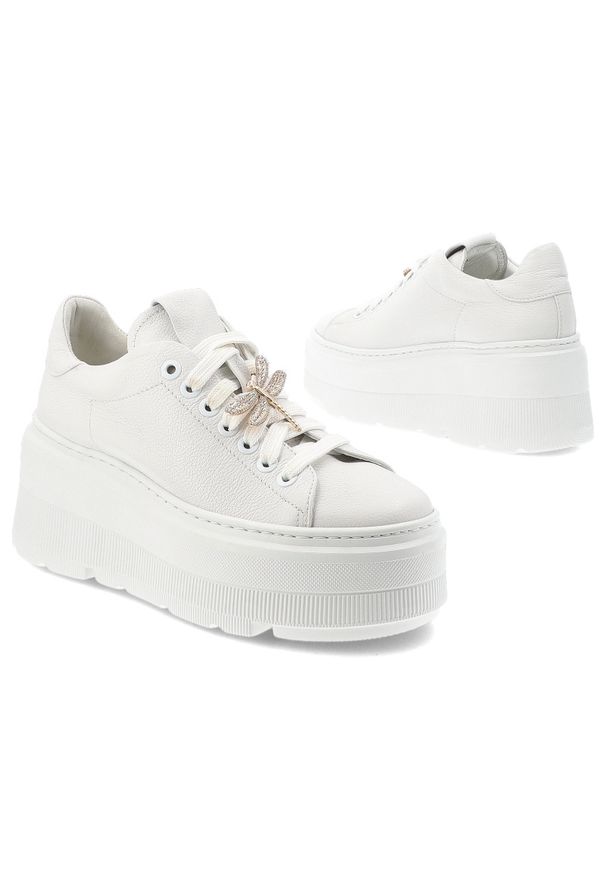 Sneakersy damskie Armodo, skóra naturalna sznurowana z ozdobną metalową ważką na sznurowadłach i grupę płaskiej podeszwie, białe, 1833-466. Kolor: biały. Materiał: skóra