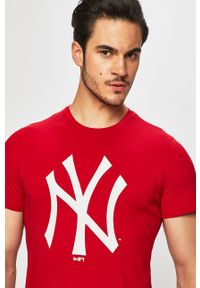 New Era - T-shirt. Okazja: na co dzień. Kolor: czerwony. Materiał: dzianina. Wzór: nadruk. Styl: casual