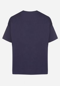 Born2be - Granatowa Koszulka T-shirt z Bawełny Fodarella. Okazja: na co dzień. Kolor: niebieski. Materiał: bawełna. Wzór: aplikacja. Styl: klasyczny, casual, elegancki #3