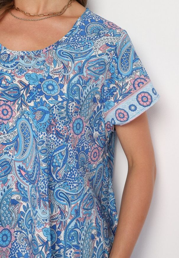 Born2be - Niebieska Wiskozowa Sukienka o Rozkloszowanym Kroju w Stylu Boho Melnea. Typ kołnierza: dekolt w łódkę. Kolor: niebieski. Materiał: wiskoza. Długość rękawa: krótki rękaw. Sezon: lato. Styl: boho
