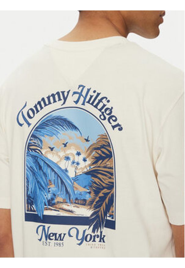 TOMMY HILFIGER - Tommy Hilfiger T-Shirt Summer Photo MW0MW38643 Beżowy Regular Fit. Kolor: beżowy. Materiał: bawełna