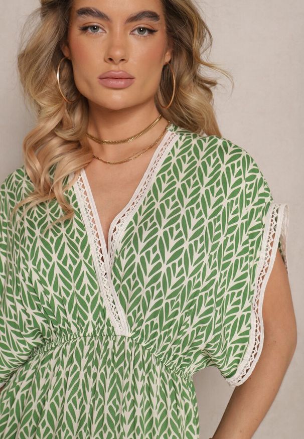 Renee - Zielona Sukienka Rozkloszowana z Bawełny Wykończona Koronką Lanadria. Kolor: zielony. Materiał: koronka, bawełna. Wzór: koronka