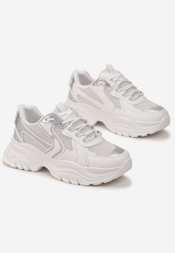 Renee - Białe Sneakersy z Przeszyciami i Wstawkami z Metalicznej Ekoskóry Tineal. Kolor: biały