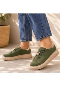 Khaki skórzane sneakersy damskie Sergio Leone Sp110. Okazja: na co dzień. Zapięcie: sznurówki. Kolor: brązowy. Materiał: nubuk, skóra. Sezon: jesień, lato, wiosna. Obcas: na platformie. Styl: casual, klasyczny #1
