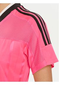 Adidas - adidas Sukienka codzienna Tiro Summer IS0732 Różowy Regular Fit. Okazja: na co dzień. Kolor: różowy. Materiał: syntetyk. Typ sukienki: proste. Styl: casual #2