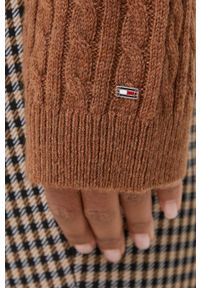 TOMMY HILFIGER - Tommy Hilfiger sweter wełniany damski kolor brązowy lekki. Kolor: brązowy. Materiał: wełna. Długość rękawa: długi rękaw. Długość: długie. Wzór: ze splotem #3