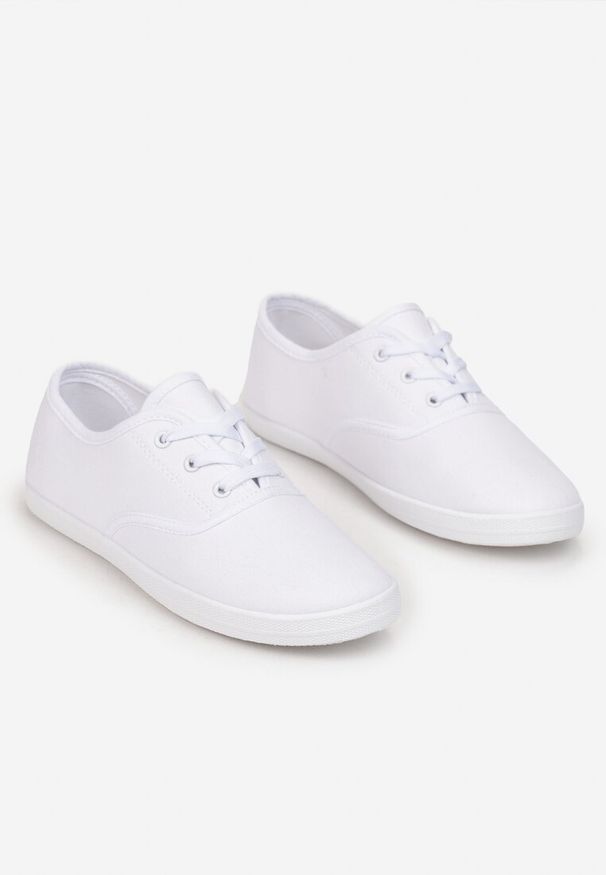 Born2be - Białe Tenisówki z Krótkim Sznurowaniem Madilinne. Okazja: na spacer, na co dzień. Zapięcie: sznurówki. Kolor: biały. Materiał: jeans. Styl: casual