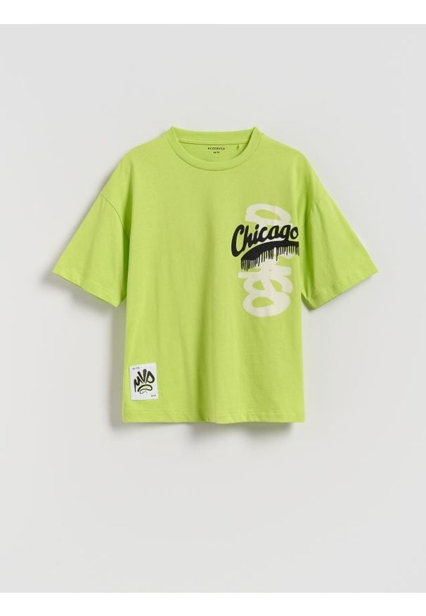 Reserved - T-shirt z nadrukiem - zielony. Kolor: zielony. Materiał: bawełna, dzianina. Wzór: nadruk