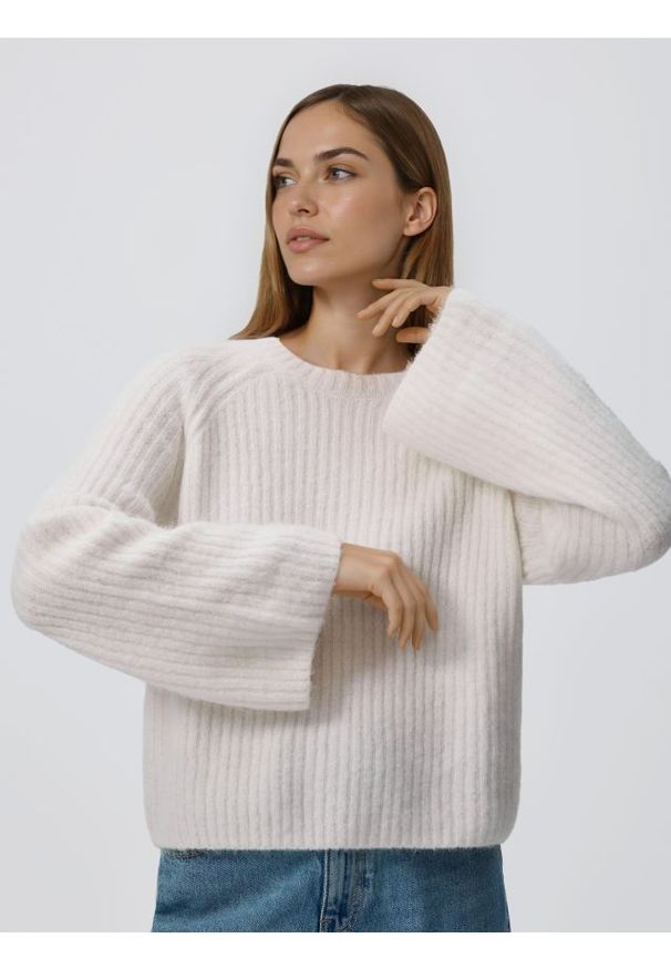 Reserved - Sweter z wełną i moherem - złamana biel. Materiał: wełna, moher