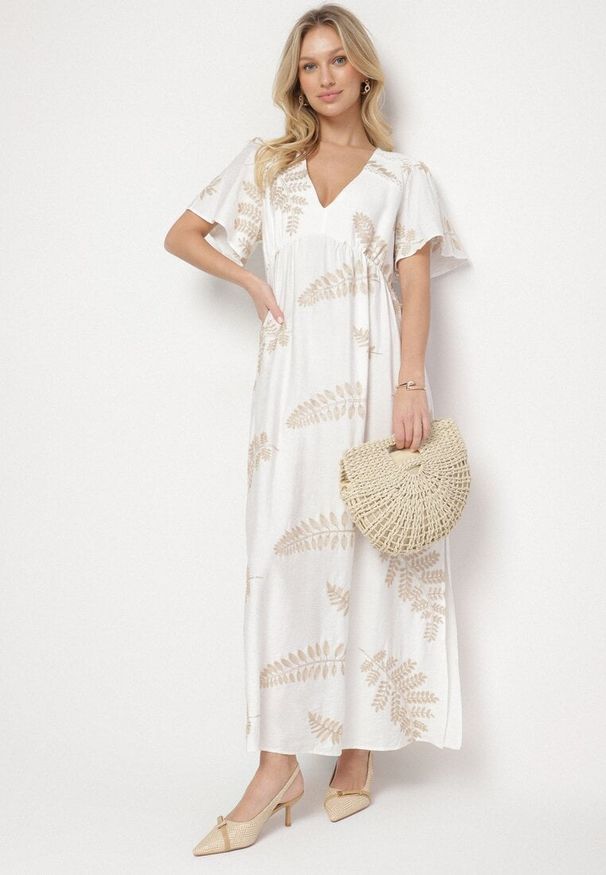 Born2be - Biała Wiskozowa Sukienka z Metalicznymi Haftami Helvesia. Okazja: na co dzień. Typ kołnierza: dekolt w kształcie V. Kolor: biały. Materiał: wiskoza. Wzór: haft. Styl: casual, elegancki