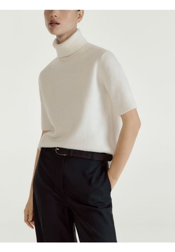 Reserved - Wełniany sweter - kremowy. Kolor: kremowy. Materiał: wełna