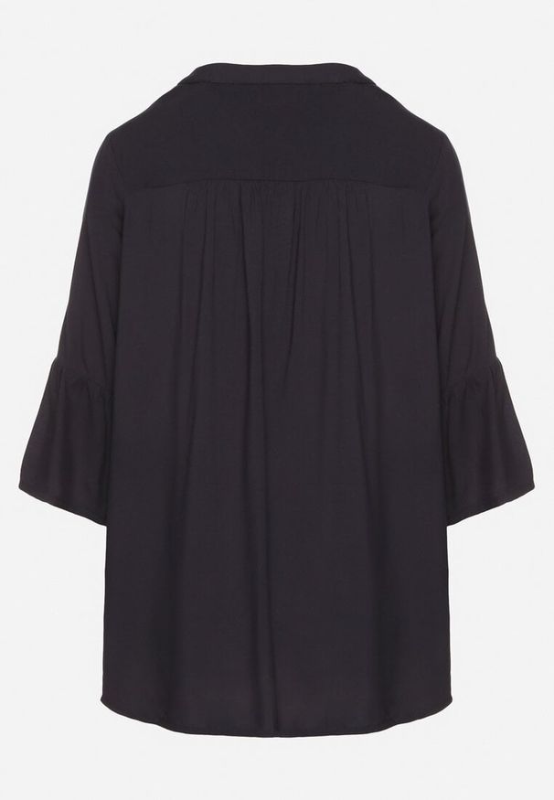 Born2be - Granatowa Wiskozowa Bluzka z Falbankami przy Rękawach Tialavelle. Okazja: na co dzień. Typ kołnierza: kołnierz z falbankami. Kolor: niebieski. Materiał: wiskoza. Styl: casual